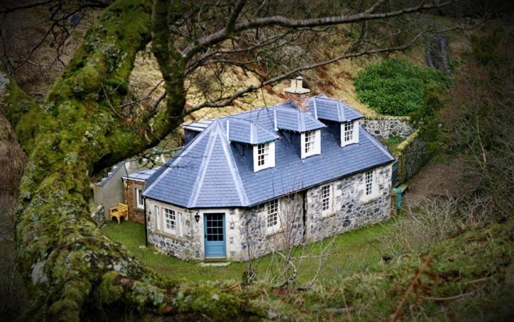 Find Me Out * Dalmellington